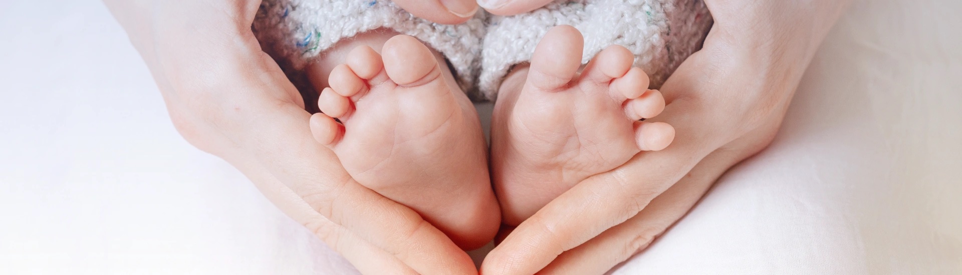 Краката на бебето