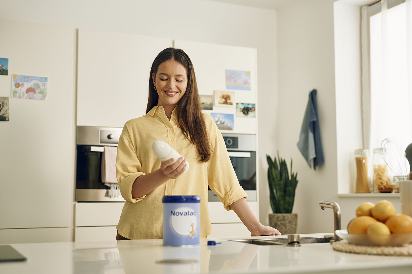 Време за хранене с усмихната майка