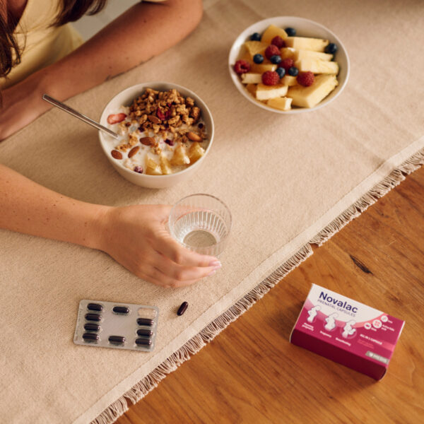 Здравословна закуска с витамини и чаша вода